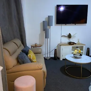 https://handsworth-home-2-bedroomed.yorkshirehotels.net