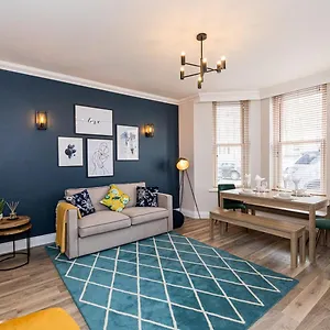https://stylish-home-with-garden-near-the-beach.bournemouth-hotels.org